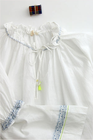 Injiri Amber 41 Top White with Yellow and Blue Embroidery