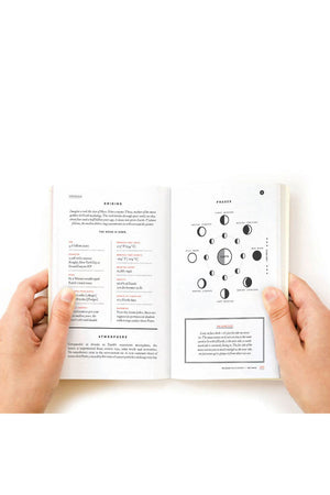 The Moon Wildsam Field Guide