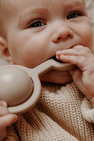 Rattle Toy Ora Beige