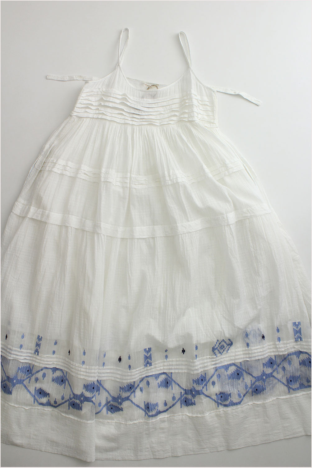 Injiri Amber 90 Sundress White with Blue Embroidery