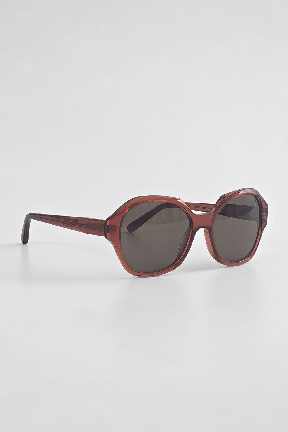 Eva Masaki 001 Sunglasses Judith