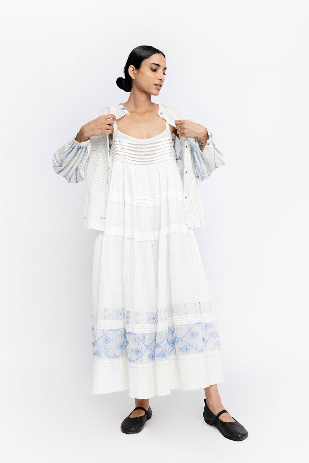 Injiri Amber 90 Sundress White with Blue Embroidery