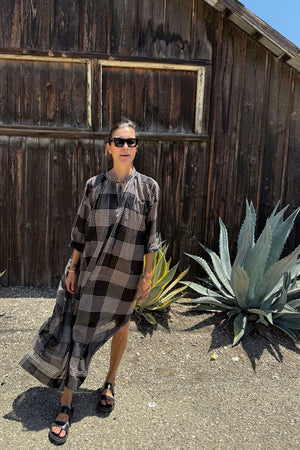 Two New York Tie Collar Caftan Black Plaid